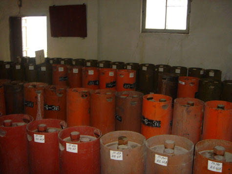 albania_cw_canisters